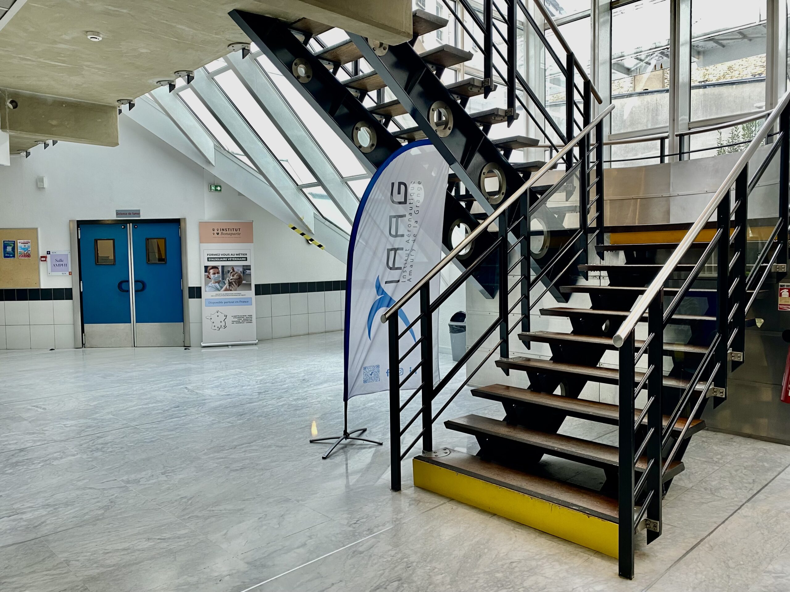 IAAG - Quai de Seine - Hall escaliers